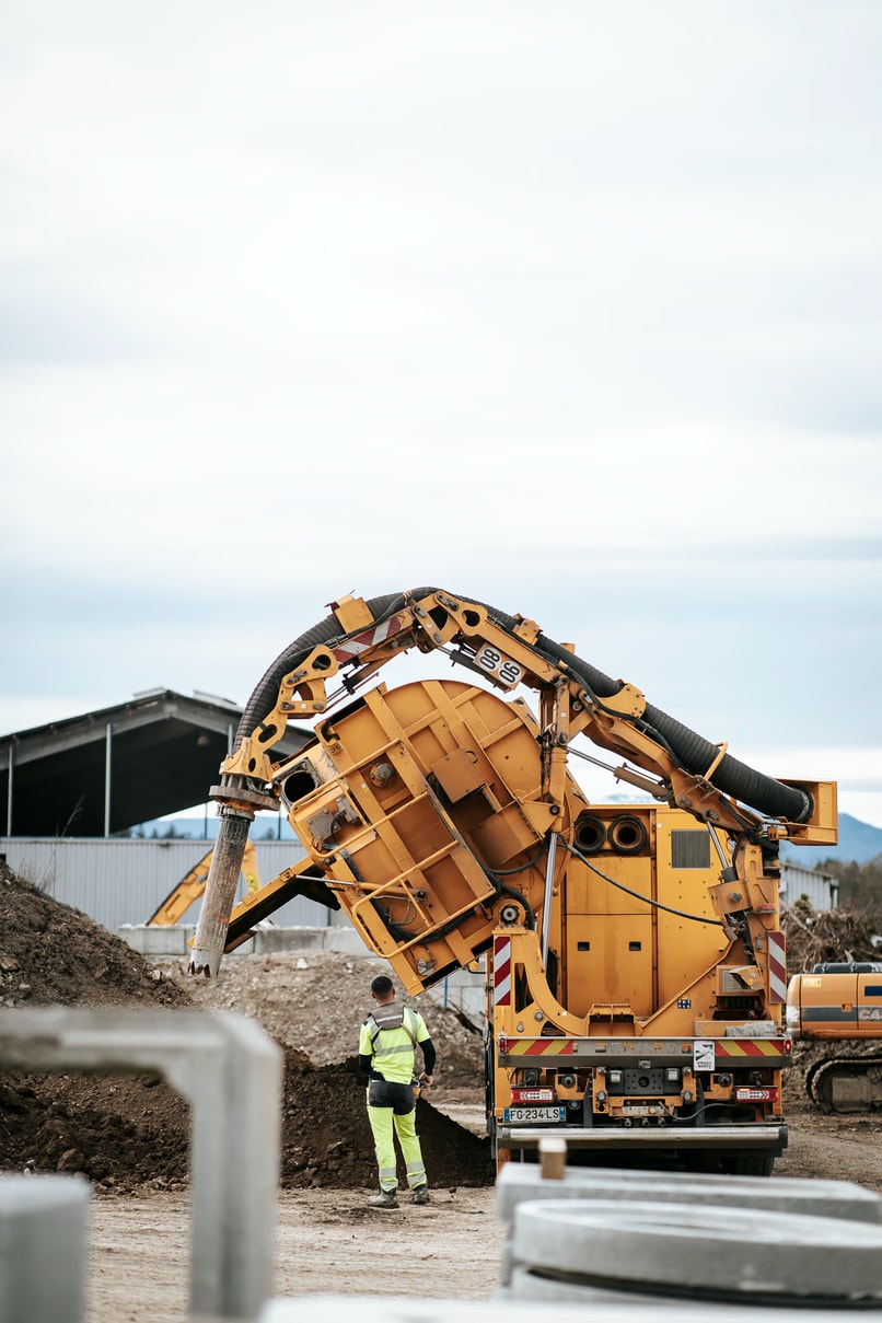 Aspiratrice excavatrice 8 roues